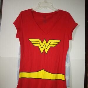 DC Wonder Woman Womens Shirt w/ Cape XL Red Graphic Tee Costume Top